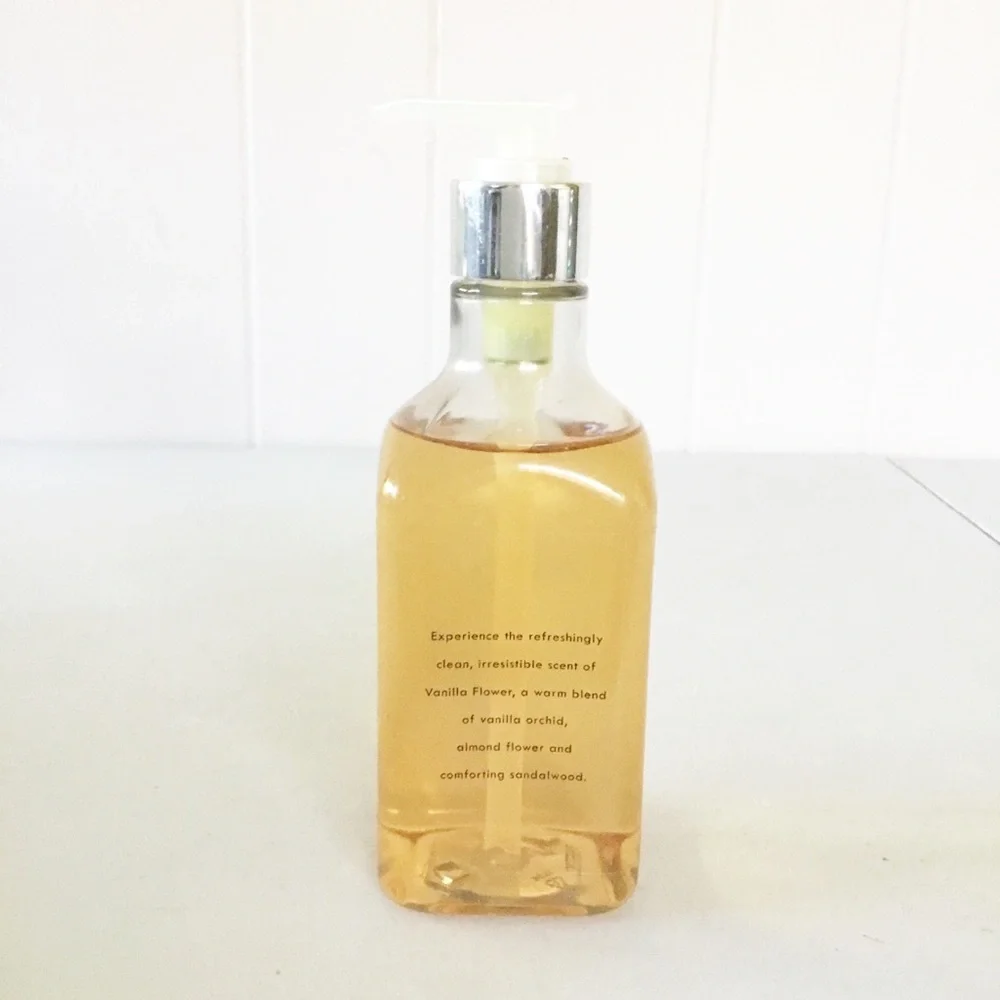 Bath & Body Works  Vanilla Flower Hand Soap With Olive Oil 10 oz Discontinued